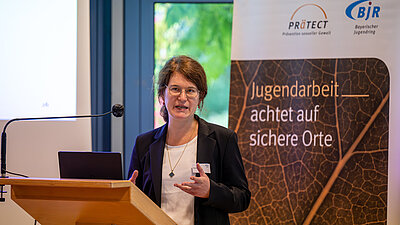 Dr. Anna Maier