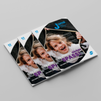 Ein Stapel mit drei junas der Ausgabe 03/2025