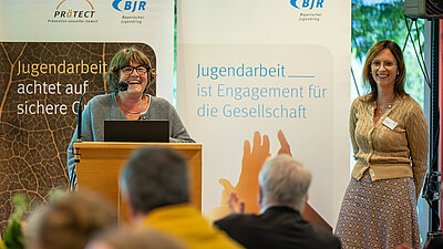 Prof.Dr. Mechthild Wolff und Sonja Riedl