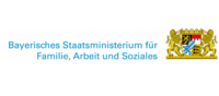 Das Logo des Bayerischen Staatsministeriums f&uuml;r Familie, Arbeit und Soziales zeigt einen blauen Schriftzug mit dem Namen der Organisation und daneben verschiedene Wappentiere.