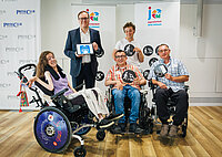 Gruppenbild von der Pressekonferenz des Bayerischen Inklusionslabels mit behinderten Menschen und dem Präsidenten des BJR, Philipp Seitz