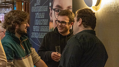 Personen im Gespr&auml;ch